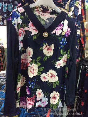 2018秋冬季工厂服装货源批发江西大量中老年女装潮流时尚中老年服装货源批发