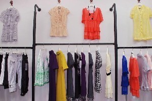 大连开发区外贸服装批发_哪里有卖价位合理的服装